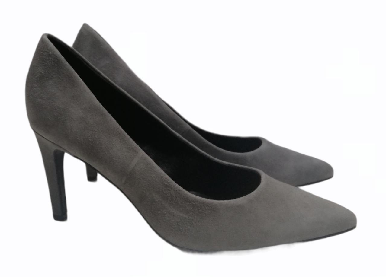 Chaussure petit talon fermée en cuir