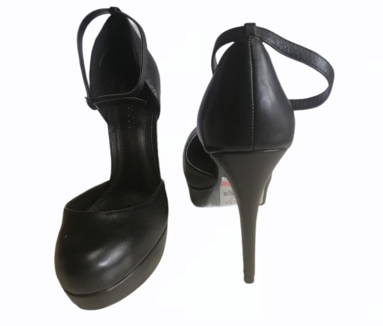 Chaussure à talons en cuir