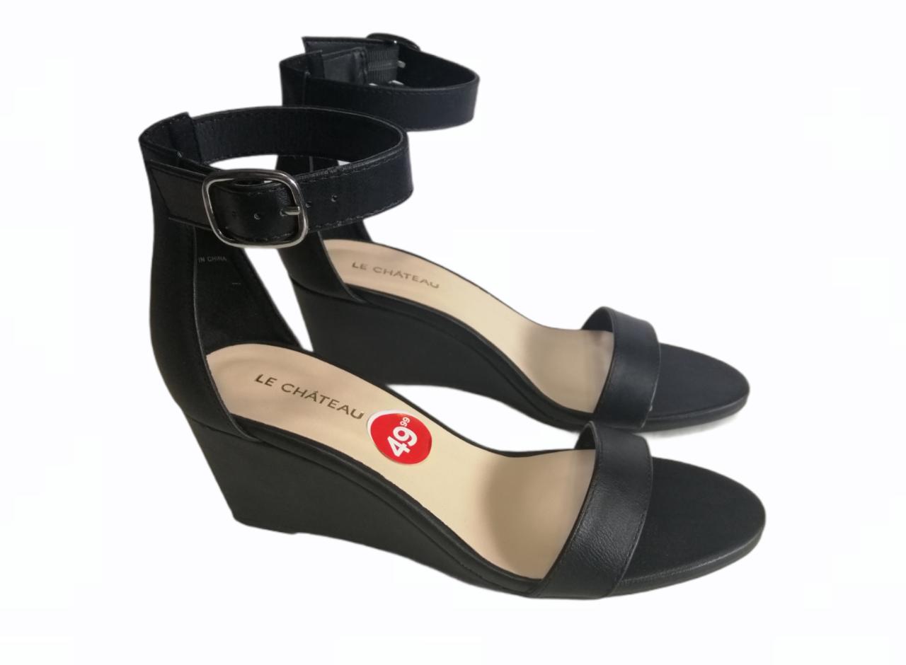Chaussure ouverte légèrement compensée