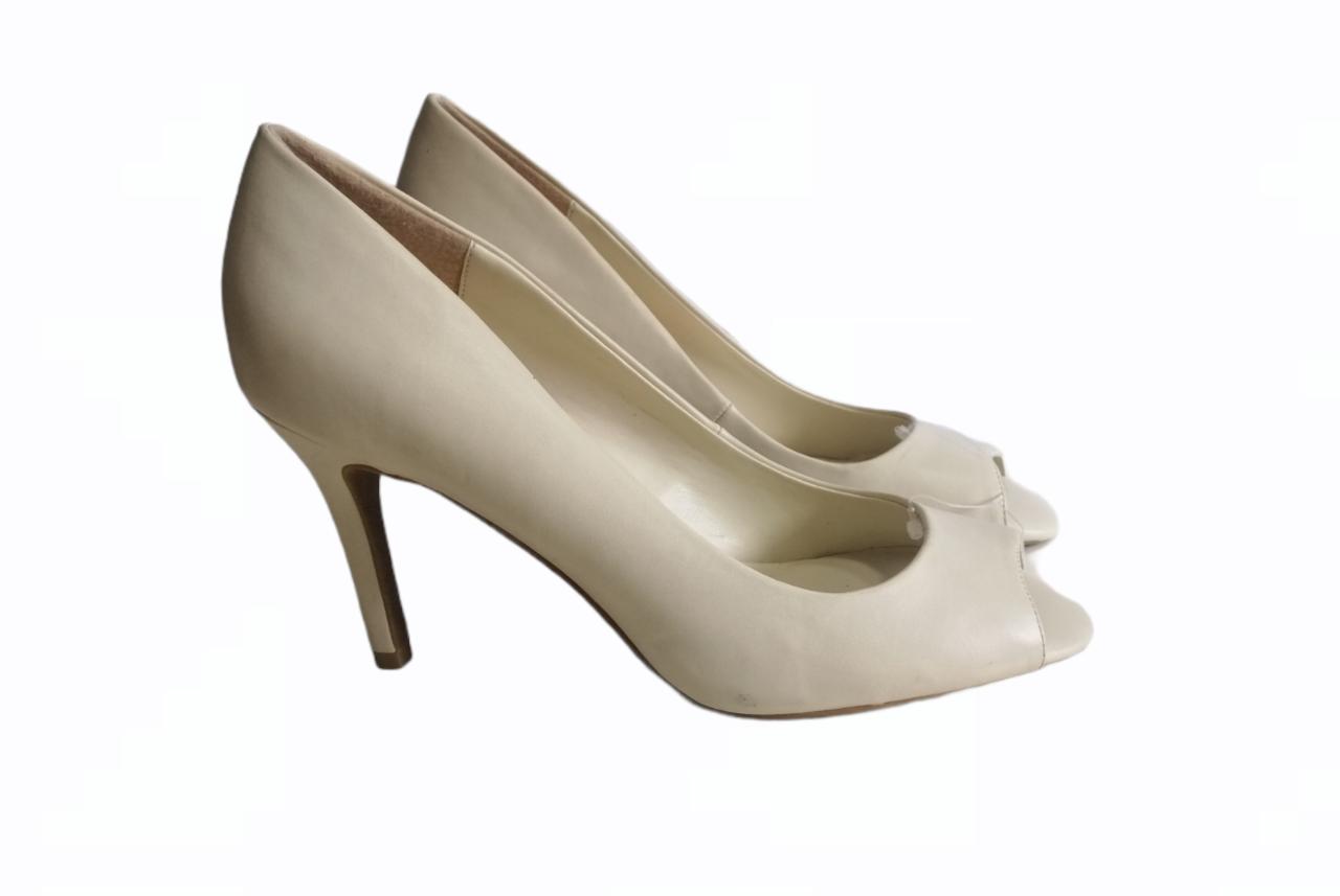 Chaussure à petits talons orteils ouverts