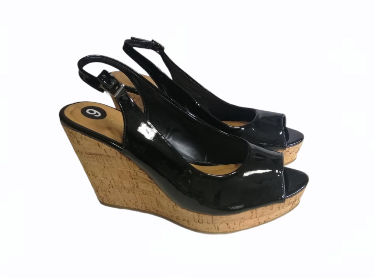 Chaussure compensée à talons