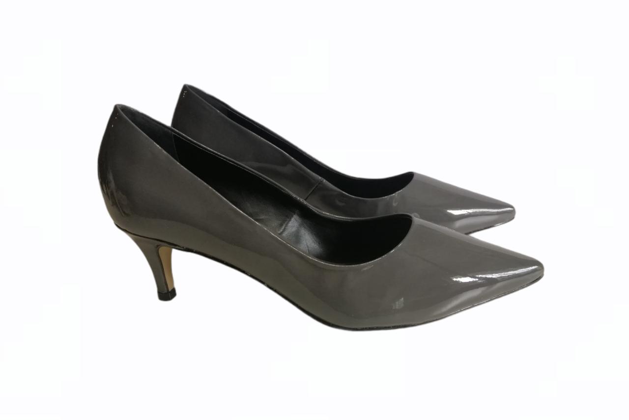 Chaussure petits talons en cuir brillante