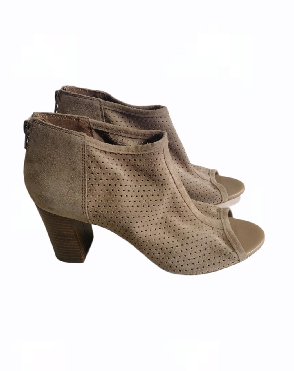 Chaussure à orteils ouverts en cuir
