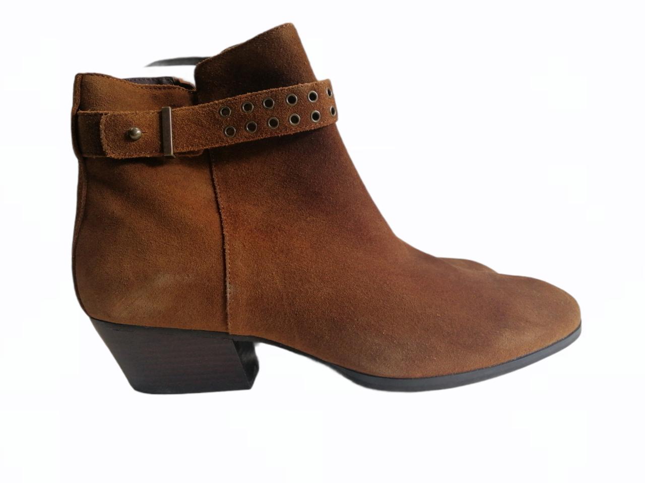 Botillons à chevilles en cuir avec boucle