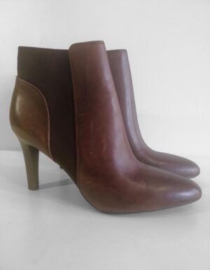 Bottillons en cuir marron