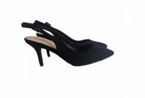 Chaussure à petits talons ouverte en arrière