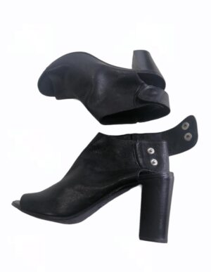 Chaussure à talons peep toe