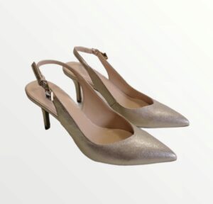 Chaussure à talons slingback de couleur en cuir