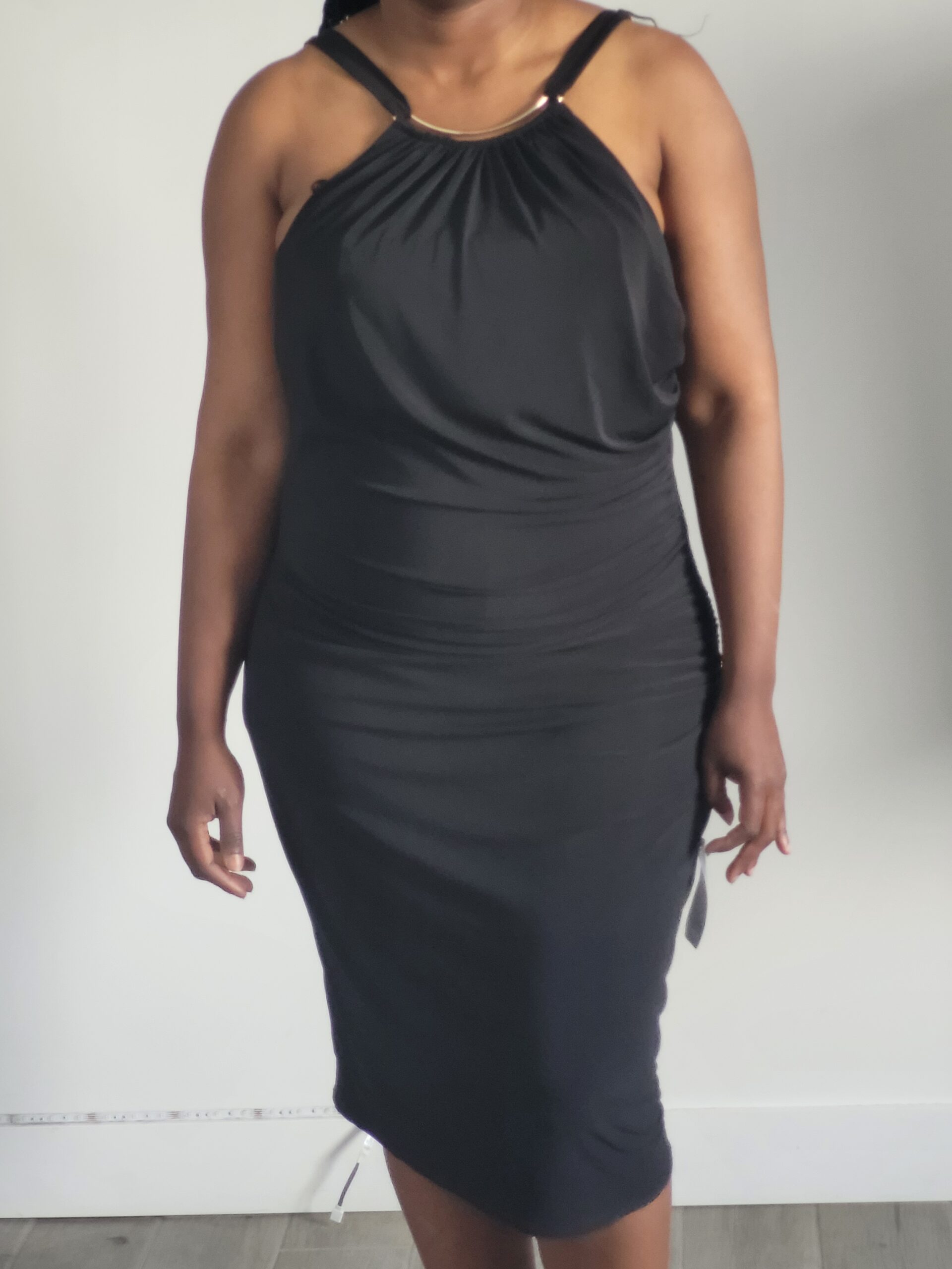Robe noire droite