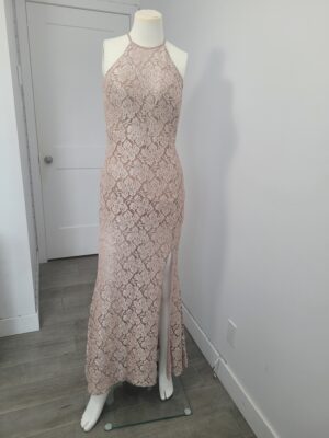 Robe Blush de soirée en dentelle