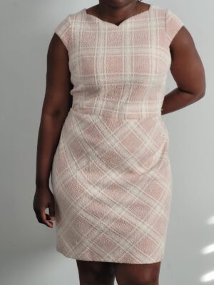 Robe à carreaux rose et blanche